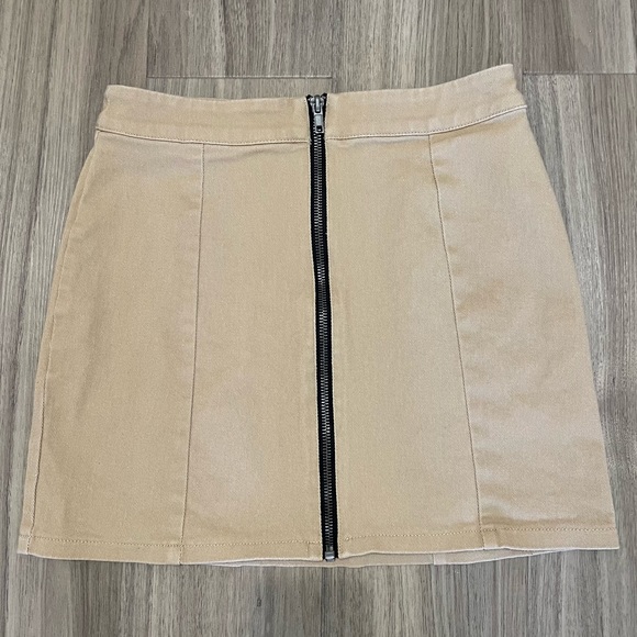 Forever 21 Zippered Mini Skirt, Size S - Picture 2 of 5